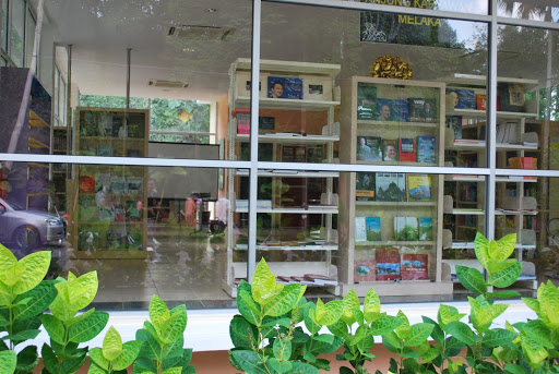 kampung buku malaysia melaka