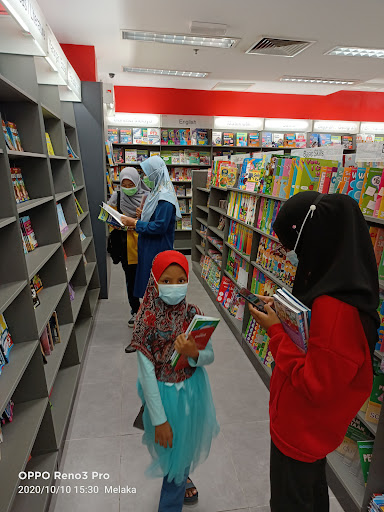 POPULAR bookstore @ Mahkota Parade Shopping Centre