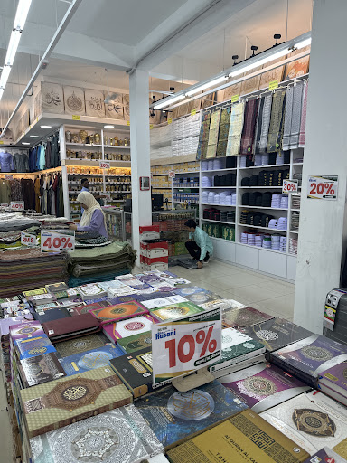 Butik bin Hasani (Hadapan Central Square)