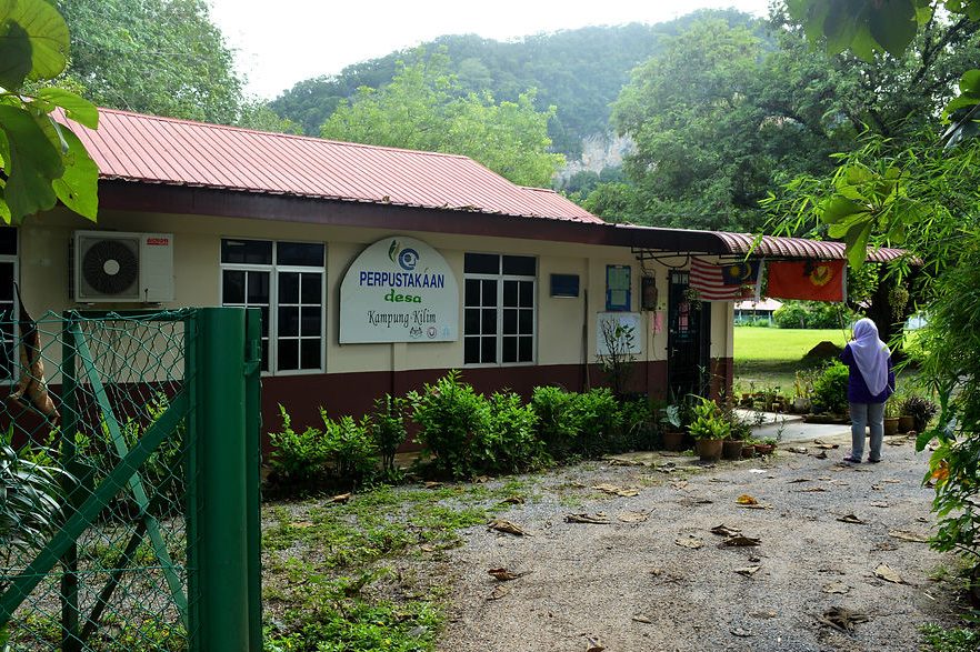 perpustakaan desa kg kilim